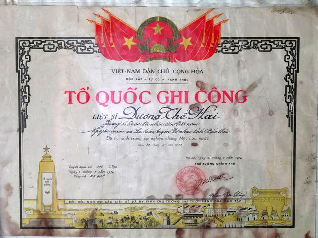 Người khắc t&ecirc;n 'liệt sĩ Dương Văn Hải' l&ecirc;n tấm nh&ocirc;m: 'T&ocirc;i nhận ra n&eacute;t chữ m&igrave;nh' - Ảnh 4.
