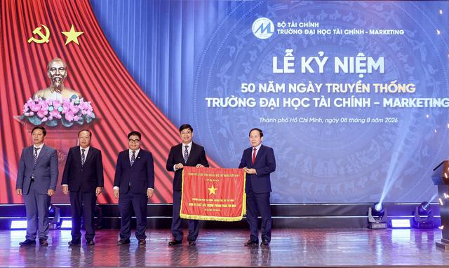 Ph&oacute; thủ tướng dự kỷ niệm 50 năm ng&agrave;y truyền thống Trường ĐH T&agrave;i ch&iacute;nh-Marketing - Ảnh 1.