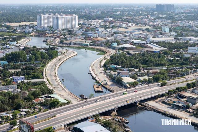 Bắt đúng nhịp sóng để đẩy 'con thuyền kinh tế' tiến lên- Ảnh 1.