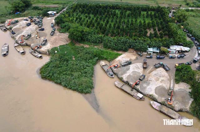 Chờ 2 - 3 ngày mới mua được 1 xe cát- Ảnh 1.