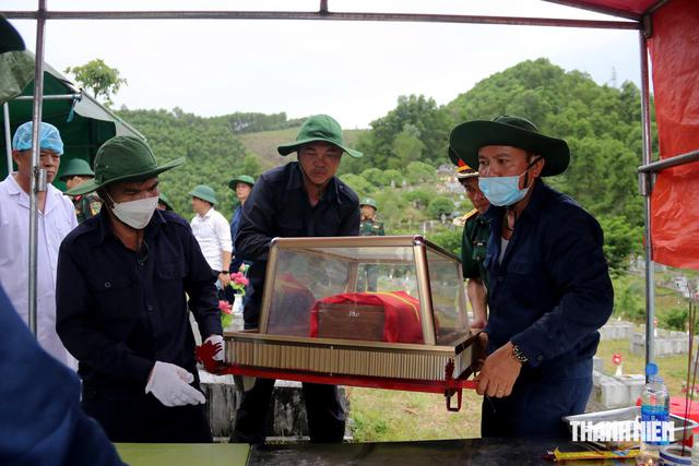 Hà Tĩnh: Hoàn thành lấy mẫu ADN 774 mộ liệt sĩ chưa biết tên - Ảnh 2.
