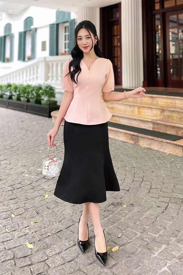 Chân váy đuôi cá 'phù phép' cho buổi hẹn hò thêm lãng mạn- Ảnh 1.