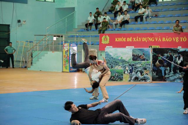 Cô gái được gọi là ‘bông hồng đả nữ’ gây chú ý - Ảnh 3.