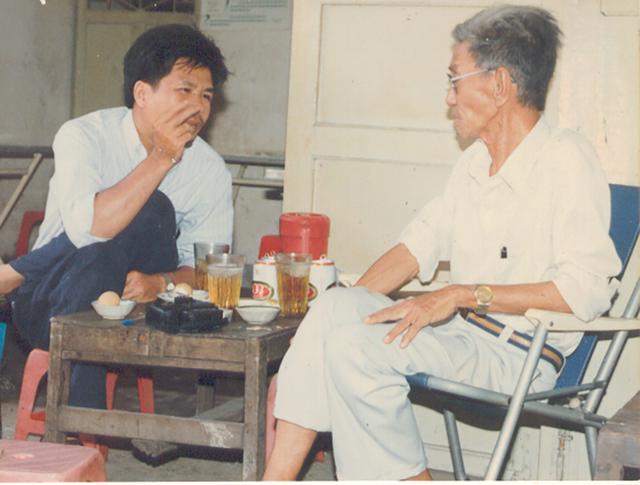 Lai rai kể chuyện &lsquo;&ocirc;ng gi&agrave; đi bộ&rsquo; Sơn Nam: Đi bộ để thấy cuộc đời- Ảnh 1.