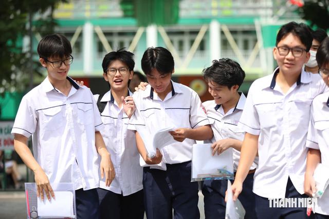 Điểm chuẩn Học viện Hàng không Việt Nam nhiều ngành tăng từ 4 - 6 điểm - Ảnh 1.