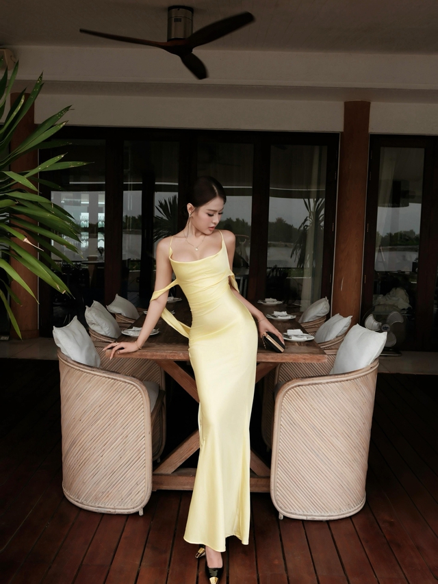 Đầm &ocirc;m body t&ocirc;n trọn v&oacute;c d&aacute;ng ki&ecirc;u kỳ v&agrave; quyến rũ- Ảnh 3.