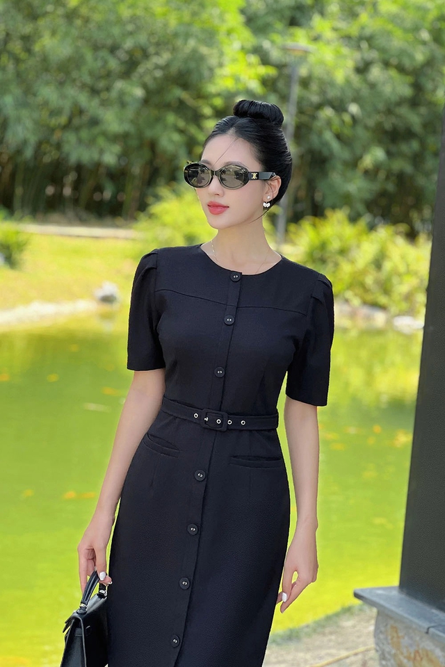 Đầm đen phối phụ kiện thế nào để không đơn điệu?- Ảnh 6.