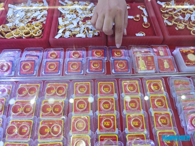 Gi&aacute; v&agrave;ng h&ocirc;m nay 1.9.2026: V&agrave;ng nhẫn thấp hơn thế giới - Ảnh 1.