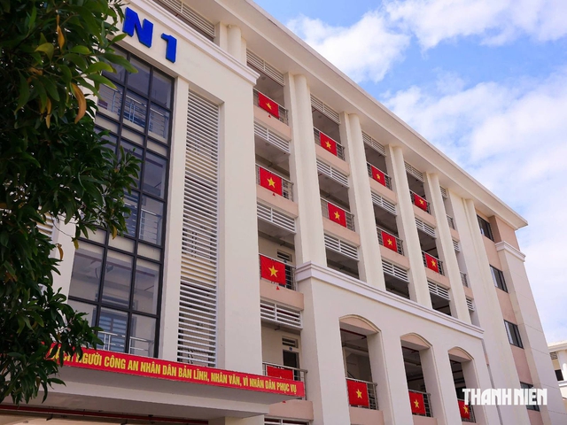 Quốc khánh 2.9, cờ Tổ quốc tung bay rực đỏ - Ảnh 4.