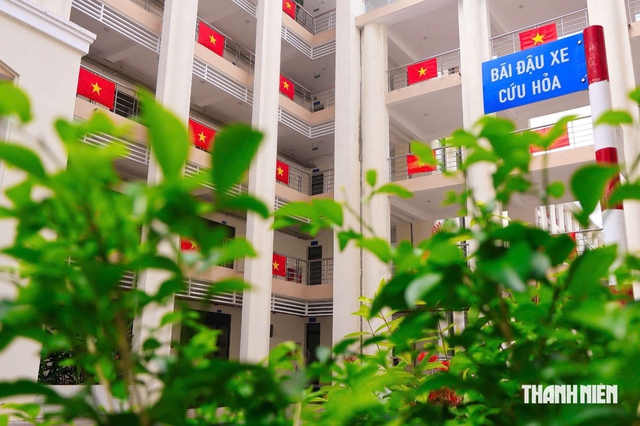 Quốc khánh 2.9, cờ Tổ quốc tung bay rực đỏ - Ảnh 7.