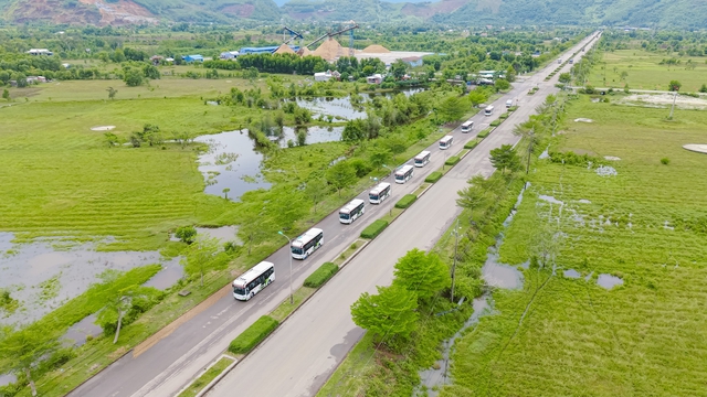 Kim Long Motor xuất khẩu xe bu&yacute;t thuần điện sang Th&aacute;i Lan- Ảnh 4.