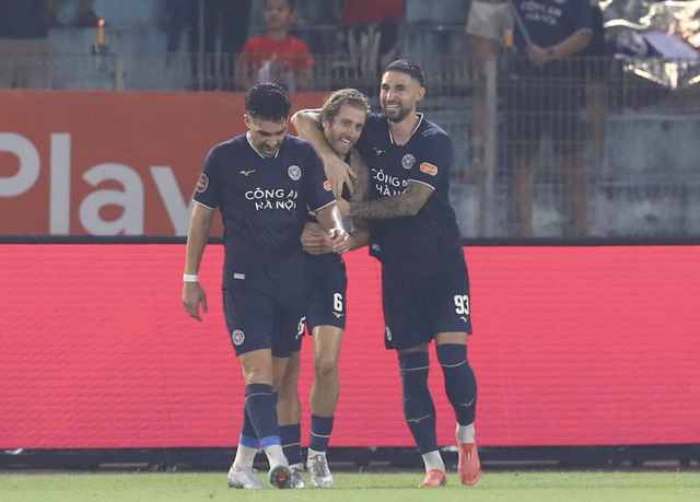 Bảng xếp hạng V-League mới nhất: CLB CAHN lên ngôi đầu theo kịch bản không thể hấp dẫn hơn- Ảnh 1.