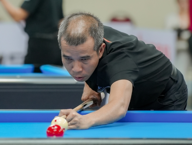 Billiards: Trần Quyết Chiến thất thủ bởi sê-ri 17, vẫn giành vé vào vòng knock-out- Ảnh 1.