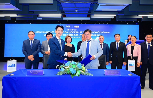 ACB và UEH khởi động chương trình học bổng ACB - Trần Mộng Hùng- Ảnh 1.