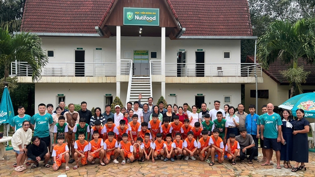 Học viện Bóng đá Nutifood khai giảng khóa 4: 30 tài năng nhí mơ thành Quốc Việt, Lý Đức...- Ảnh 1.