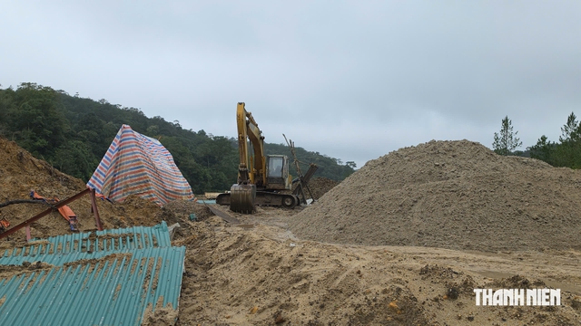 Khai thác cát lậu băm nát thượng nguồn sông Đạ Dâng- Ảnh 2.