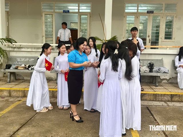Khánh Hòa quyết tâm phủ 100% BHYT học sinh, sinh viên- Ảnh 4.