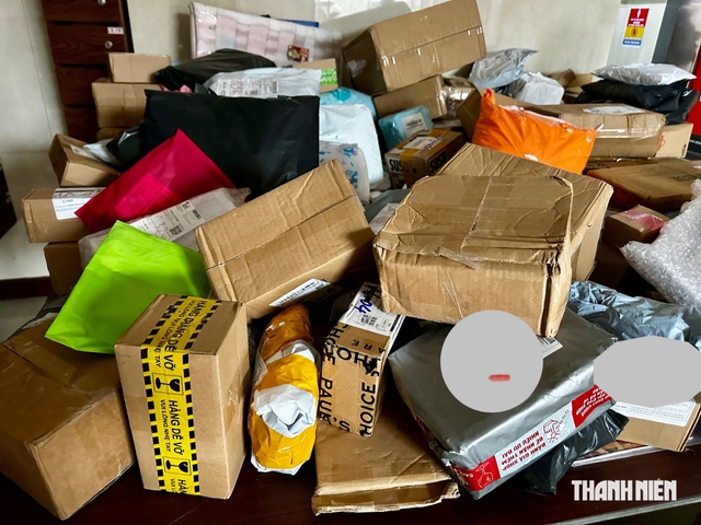 Hàng nhỏ có giá trị dưới 100.000 đồng mới được miễn thuế nhập khẩu- Ảnh 1.
