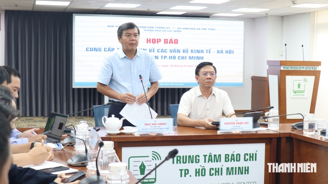 Một phường ở TP.HCM lắp camera phạt nguội lấn chiếm vỉa hè, lòng đường - Ảnh 1.