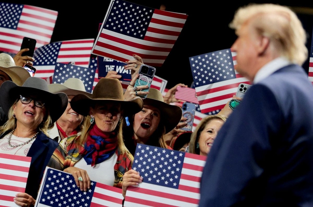 Trump offers $5,000 to every American if Republicans win midterm elections - Ảnh 1.