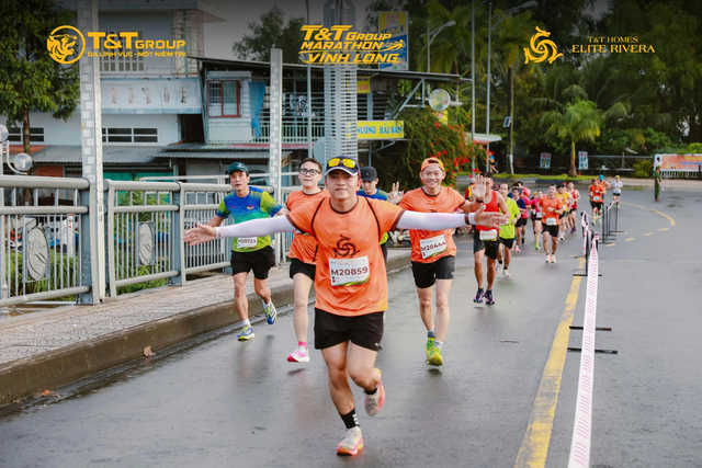 Rực rỡ sắc màu và cảm xúc tại T&T Group Marathon Vĩnh Long- Ảnh 3.