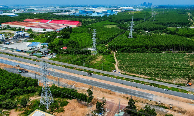 EVNNPT bảo đảm truyền tải điện an toàn, ổn định trong kỳ nghỉ lễ Quốc khánh 2.9- Ảnh 2.