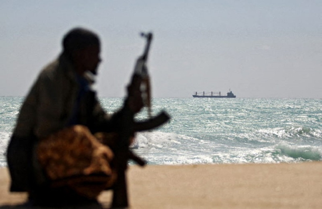 Cướp biển Somalia cướp tàu ngoài khơi Yemen, tàu chiến Nhật hành động- Ảnh 1.