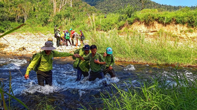 ‘Nữ tướng rừng xanh’ của Vườn quốc gia Chư Yang Sin miệt mài giữ rừng - Ảnh 2.