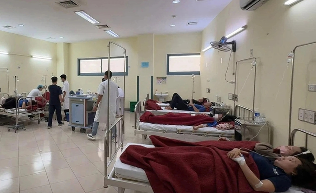 Đ&igrave;nh chỉ hoạt động cung ứng suất ăn cơ sở li&ecirc;n quan nghi vấn ngộ độc ở Huế- Ảnh 1.
