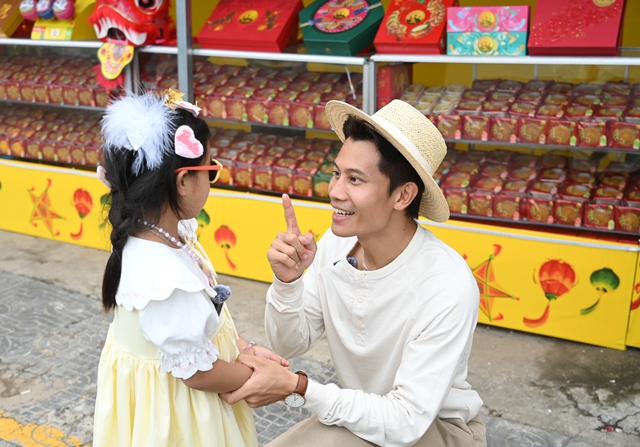 Lê Dương Bảo Lâm, Thành Trung, Huy R hồi ức tuổi thơ xúc động mùa trung thu - Ảnh 3.