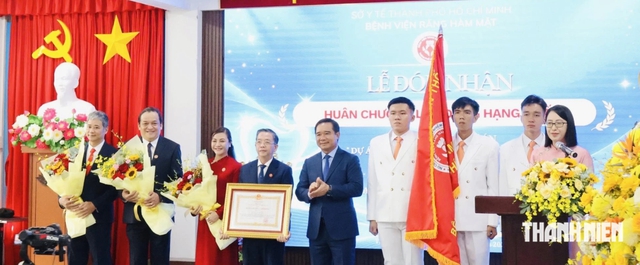 Một bệnh viện TP.HCM phẫu thuật miễn phí 20.000 ca khe hở môi, vòm miệng - Ảnh 1.