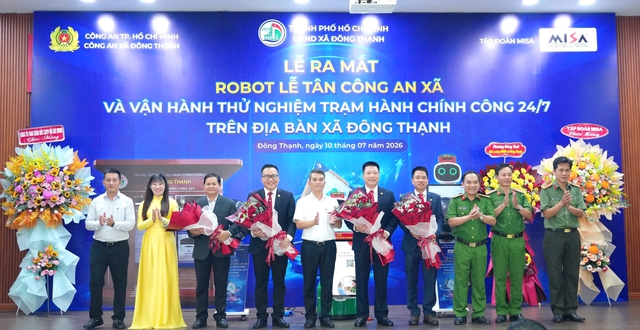 Thủ tục h&agrave;nh ch&iacute;nh ở TP.HCM 'l&ecirc;n đời': R&ocirc; bốt AI 'chia lửa'- Ảnh 4.