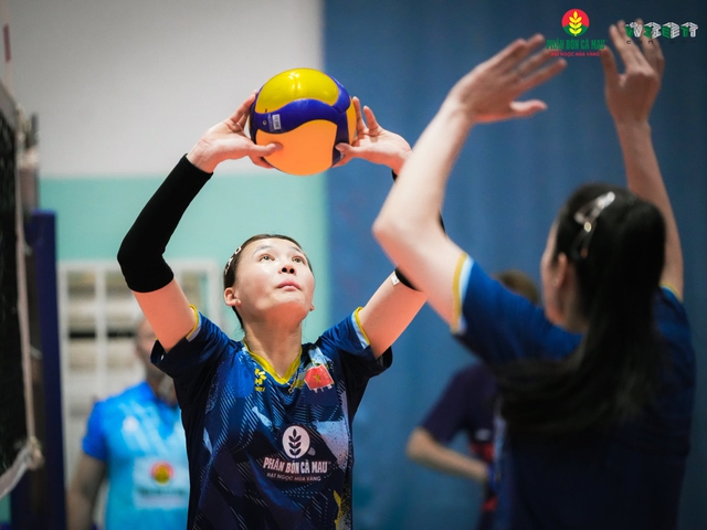 Vừa đến Nhật Bản, tuyển thủ bóng chuyền nữ Việt Nam nhận tin buồn từ gia đình - Ảnh 1.