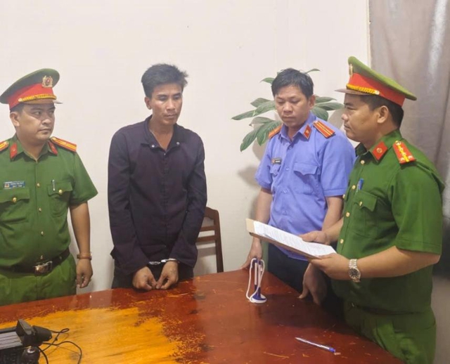 Bắt ‘Trường ca sĩ’ tổ chức cho 5 người sử dụng ma túy - Ảnh 1.