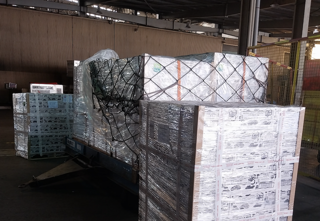 Lô thực phẩm 'tắc' hơn 100 ngày, doanh nghiệp kêu cứu - Ảnh 2.