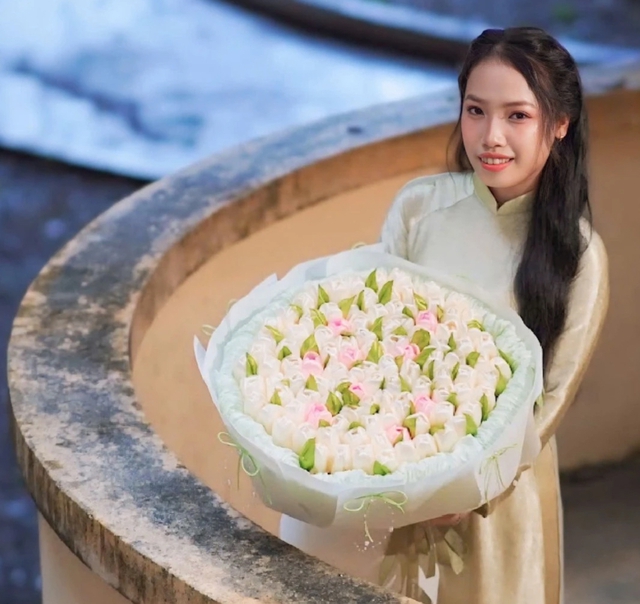 Từ lời dặn của bà ngoại, nữ sinh tốt nghiệp đại học loại xuất sắc - Ảnh 1.