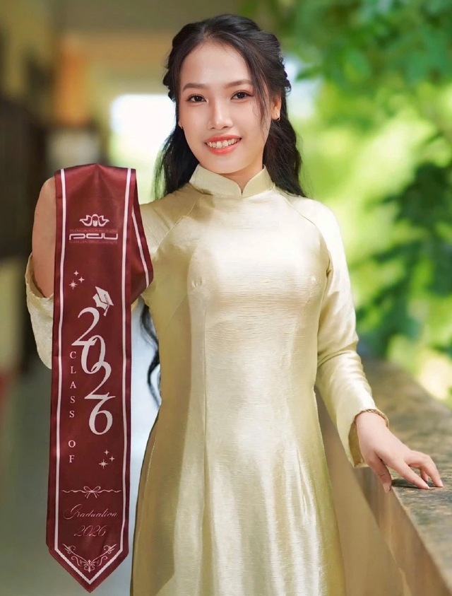 Từ lời dặn của bà ngoại, nữ sinh tốt nghiệp đại học loại xuất sắc - Ảnh 2.