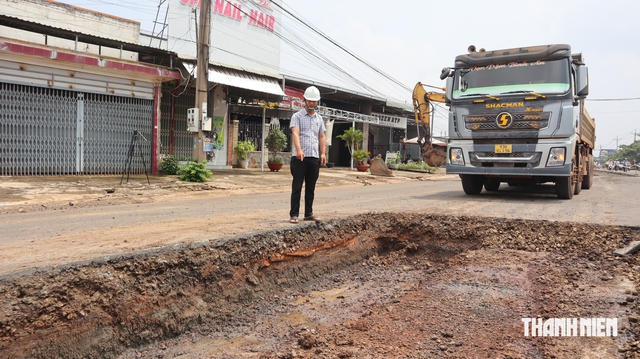 Đường chi ch&iacute;t "ổ voi" ở Đồng Nai được sửa chữa sau phản &aacute;nh của B&aacute;oThanhNi&ecirc;n - Ảnh 7.