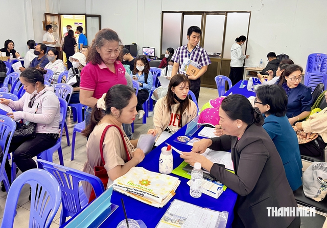 Hơn 15.000 việc làm ở TP.HCM đang tuyển: Lương khá mà không cần bằng cấp - Ảnh 1.