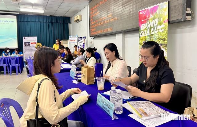Hơn 15.000 việc làm ở TP.HCM đang tuyển: Lương khá mà không cần bằng cấp - Ảnh 5.