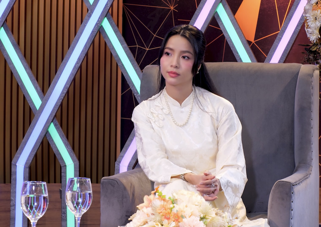 Nữ diễn viên 11 năm đi tìm hào quang, hé lộ góc khuất trong showbiz - Ảnh 1.