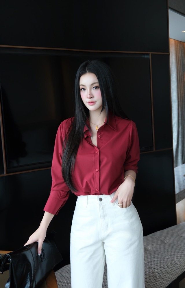 Áo sơ mi, váy midi hay yếm giúp nàng ghi điểm thanh lịch ngày thu  - Ảnh 4.