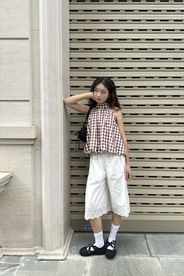 Họa tiết gingham cổ điển kho&aacute;c l&ecirc;n m&igrave;nh tinh thần mới  - Ảnh 5.