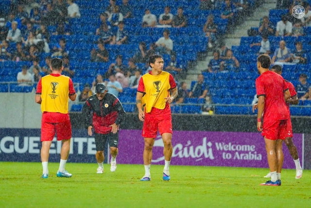 Văn Hậu chơi hay cho đến khi&hellip; mắc sai lầm, Đ&igrave;nh Bắc bất lực: CLB CAHN thua đậm Gamba Osaka- Ảnh 1.
