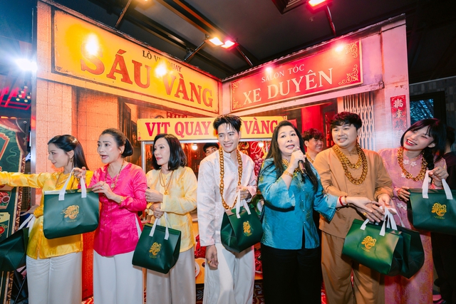 Phim c&oacute; Hồng V&acirc;n, Hồng Đ&agrave;o thu gần 40 tỉ, dẫn đầu ph&ograve;ng v&eacute; - Ảnh 2.