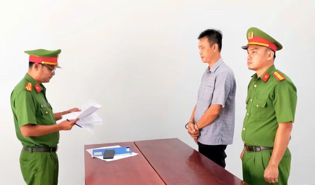 Mâu thuẫn tình cảm, người đàn ông phát tán 6 clip 'nóng' của bạn gái- Ảnh 1.