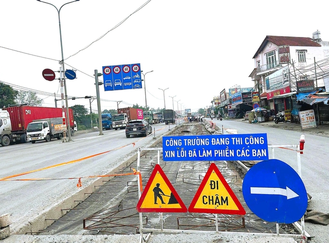CSGT Đồng Nai khảo sát, kiểm tra tiến độ các dự án sửa chữa quốc lộ 51 - Ảnh 2.