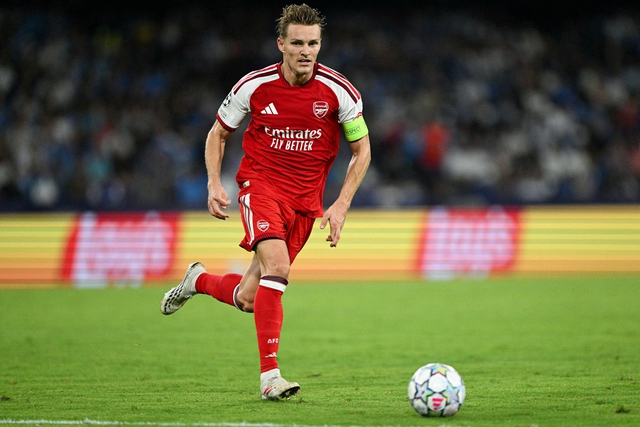 Arsenal - Man.City đua tay đôi ở Ngoại hạng Anh - Ảnh 1.