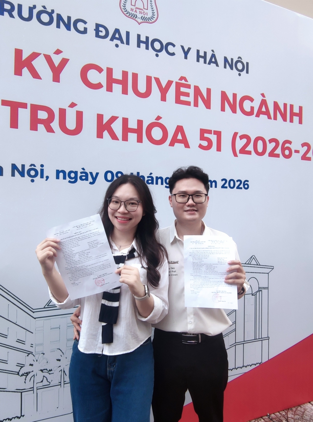 Chuyện tình 7 năm tại trường y và tấm vé đôi bác sĩ nội trú - Ảnh 1.