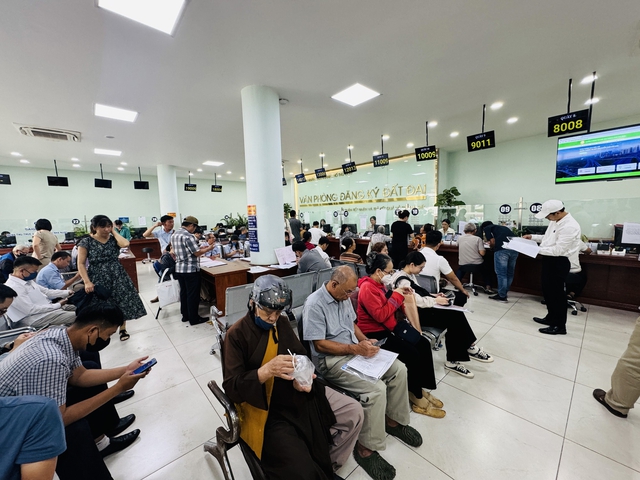 Chỉ đạo nóng hỗ trợ người dân nộp hồ sơ nhà đất- Ảnh 1.